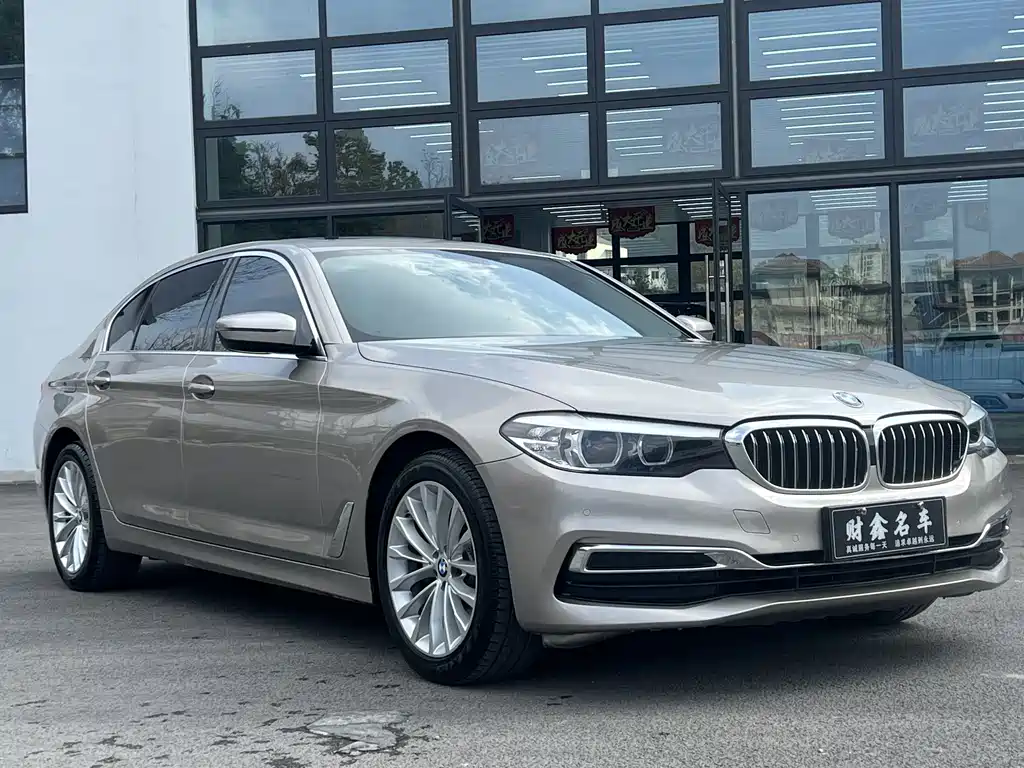 BMW 5 Series — фото 3