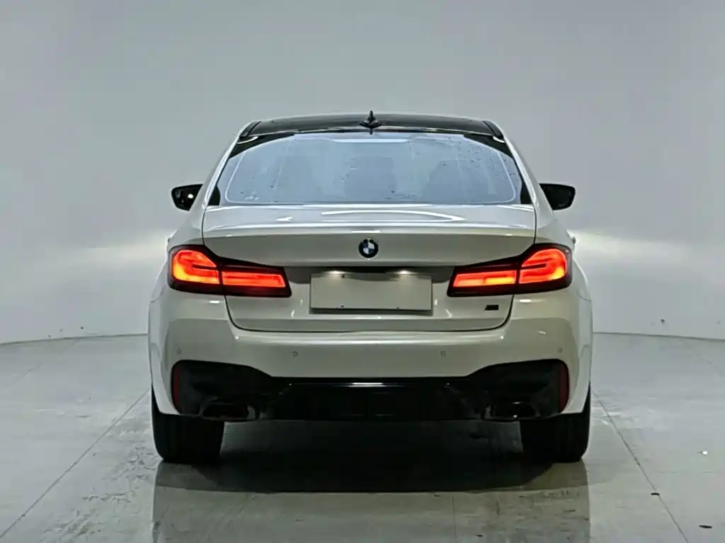 BMW 5 Series — фото 5
