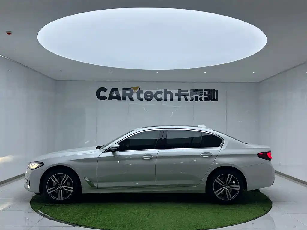 BMW 5 Series — фото 5