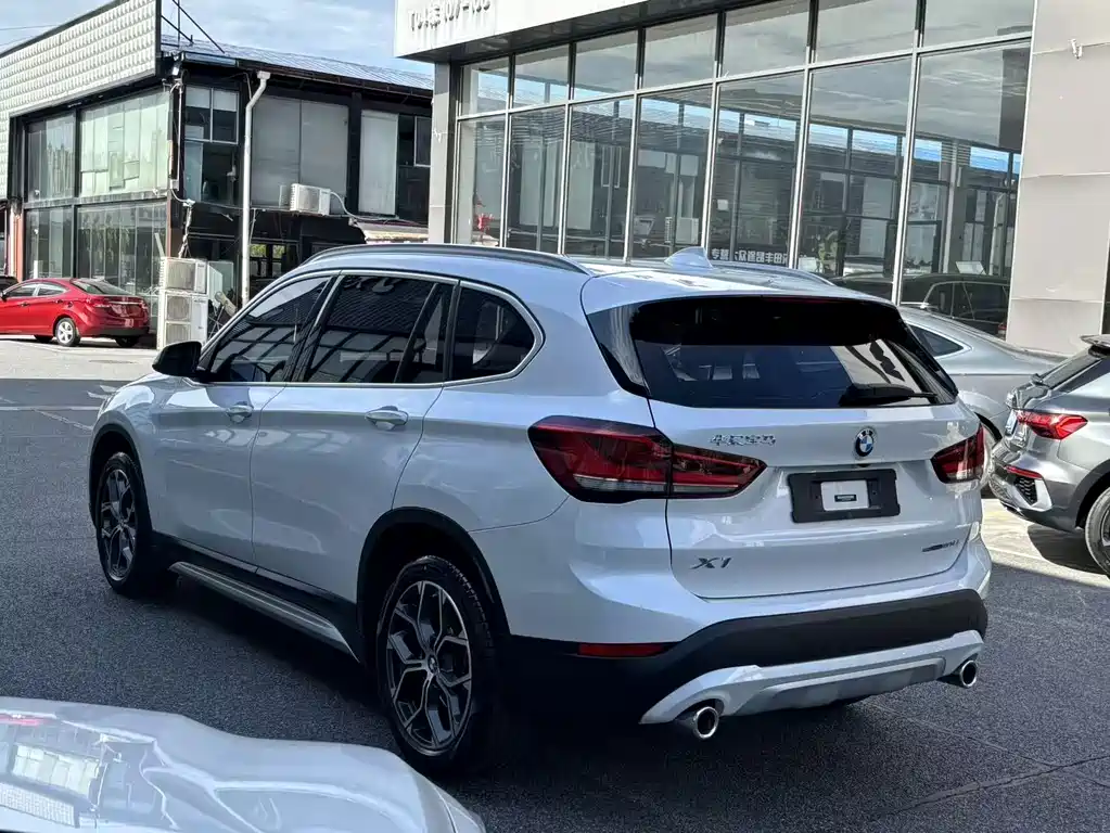 BMW X1 — фото 11