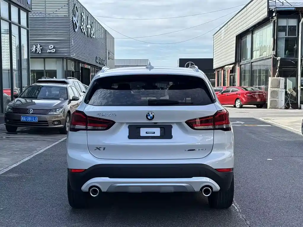 BMW X1 — фото 12