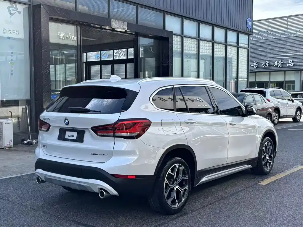 BMW X1 — фото 10