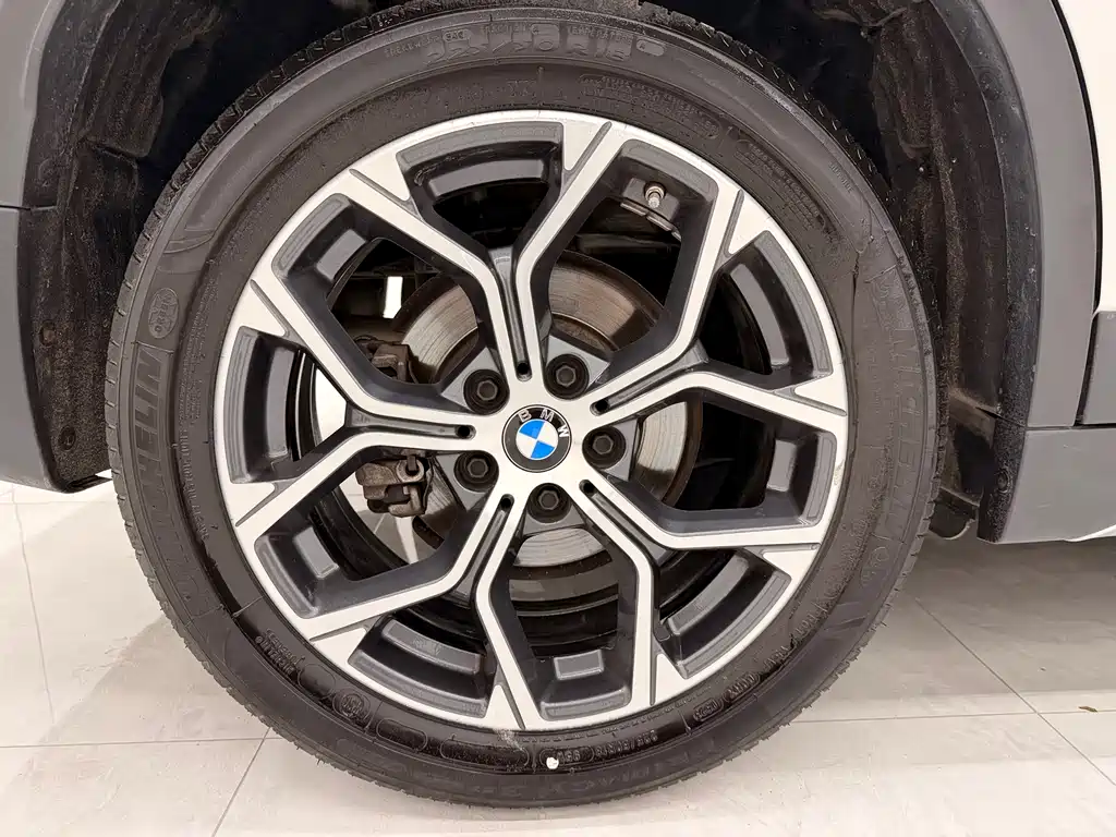 BMW X1 — фото 18
