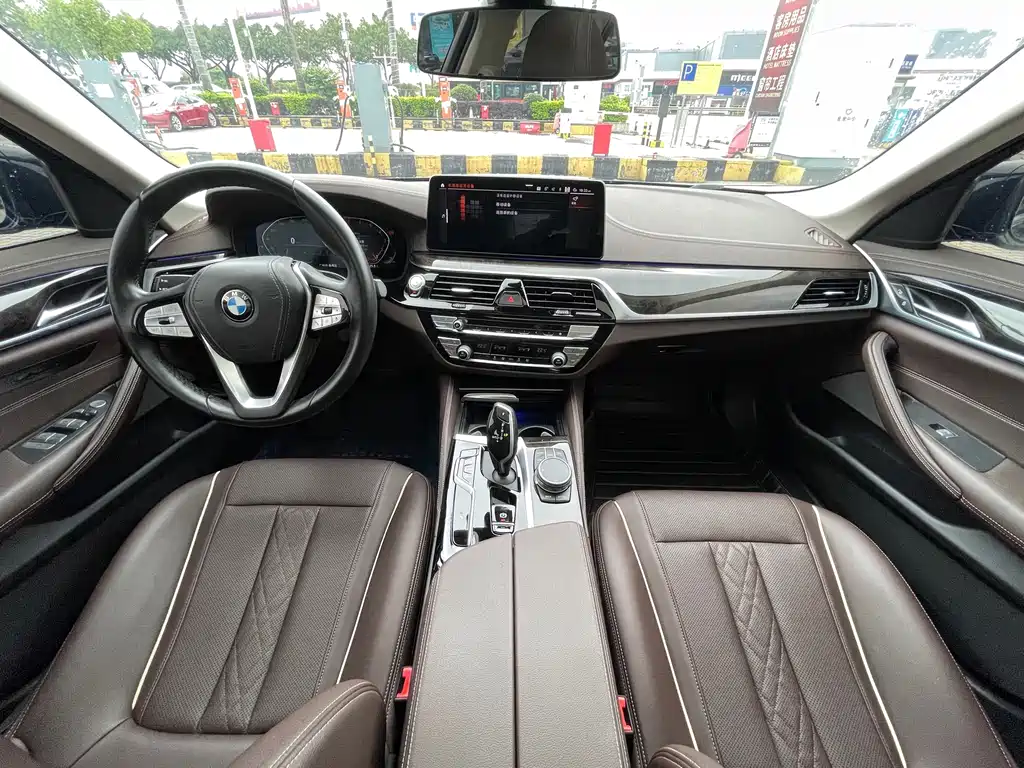 BMW 5 Series — фото 14