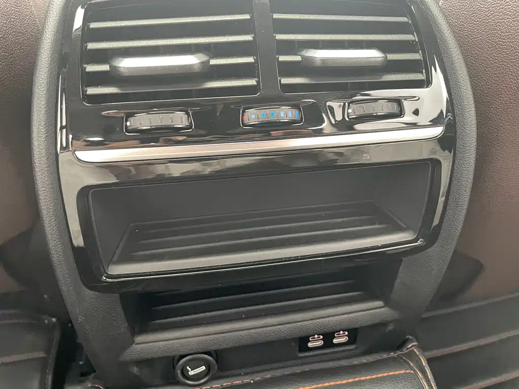 BMW 5 Series — фото 17