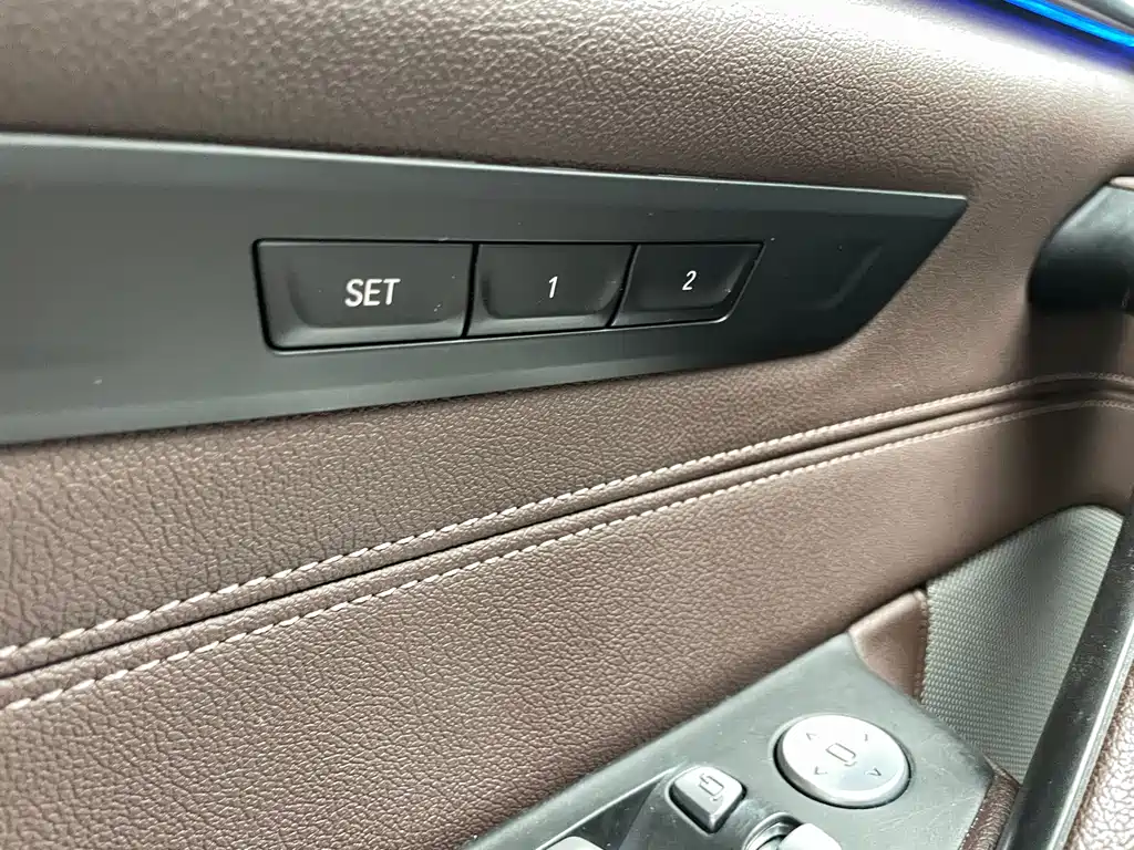 BMW 5 Series — фото 23
