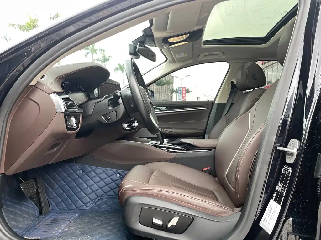 BMW 5 Series — фото 10