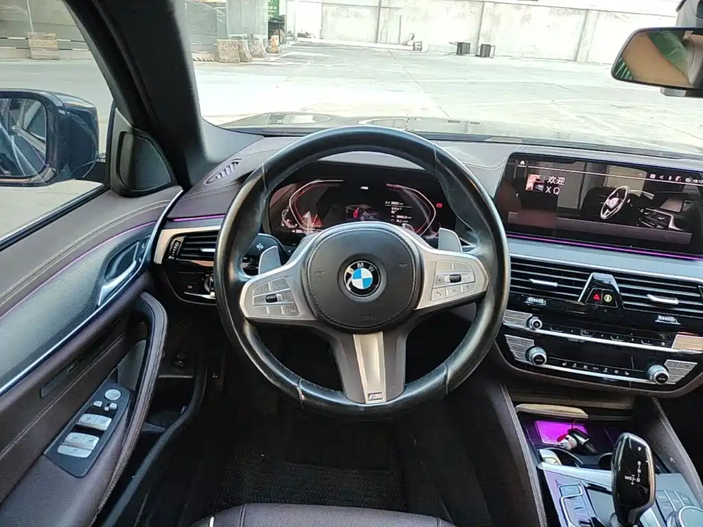 BMW 5 Series — фото 11