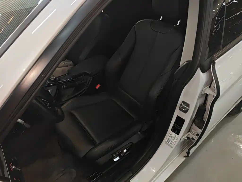 BMW 3 Series GT — фото 11