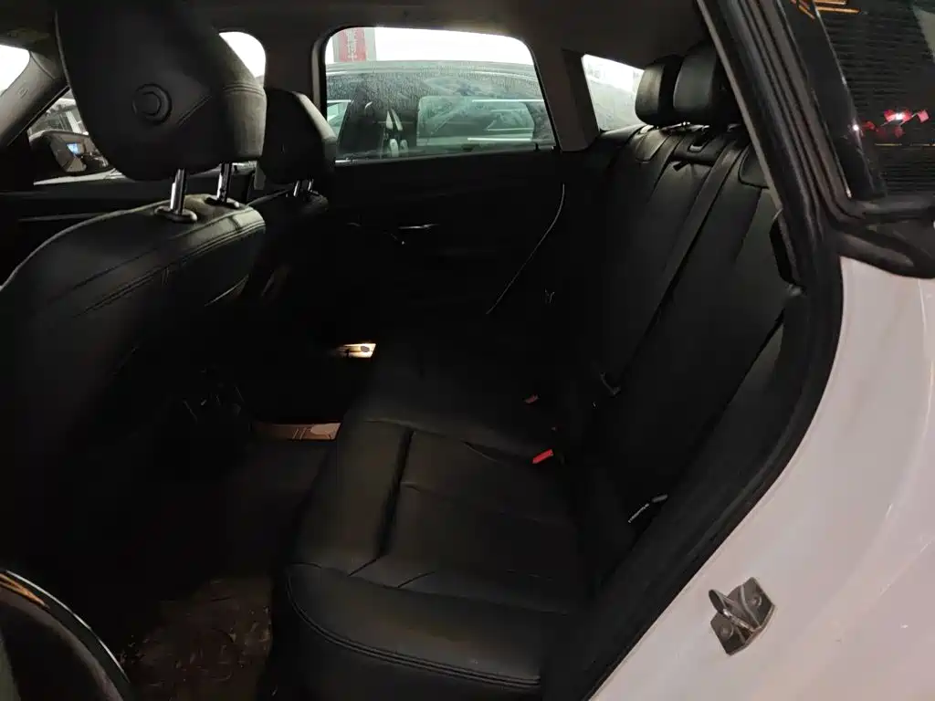 BMW 3 Series GT — фото 13