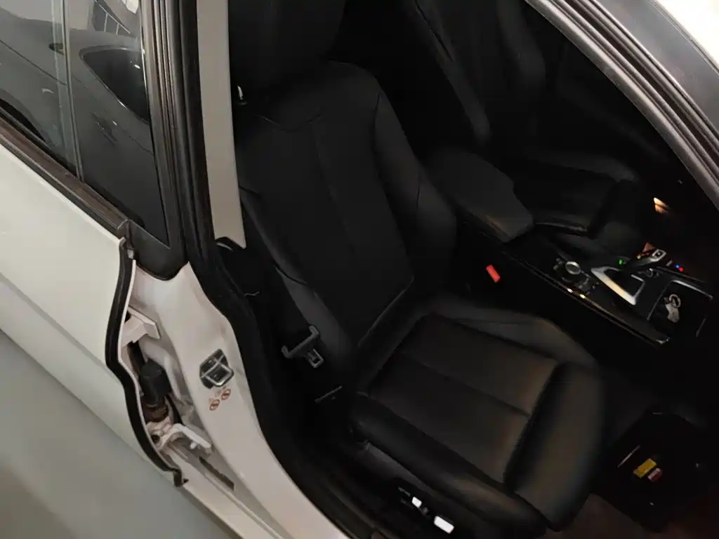 BMW 3 Series GT — фото 20