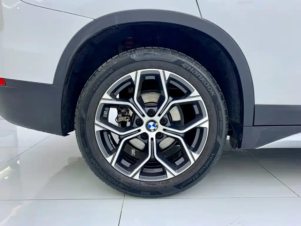 BMW X1 — фото 36