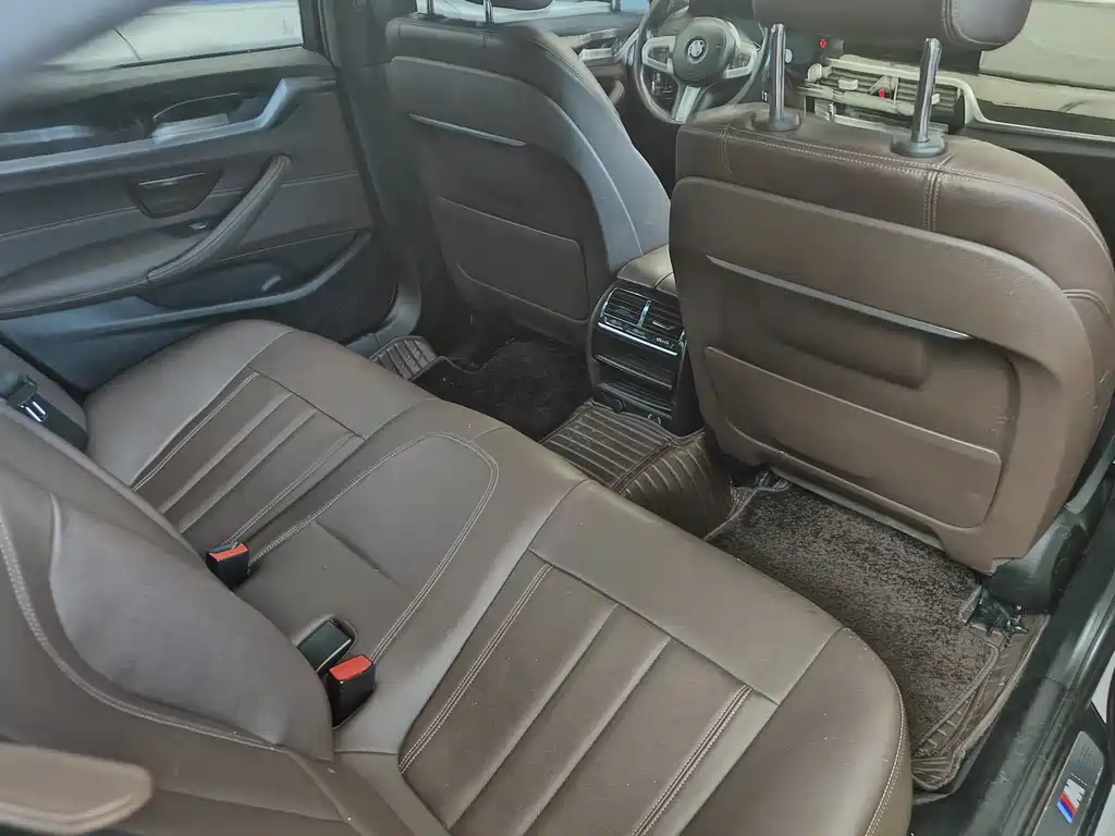 BMW 5 Series — фото 14