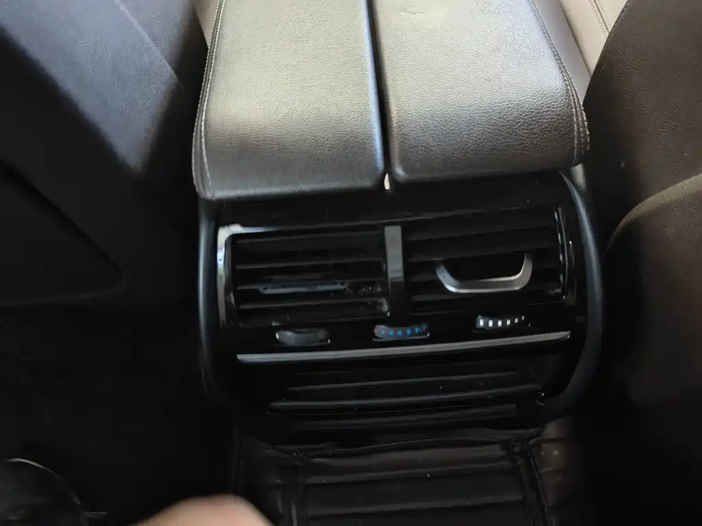 BMW 5 Series — фото 20