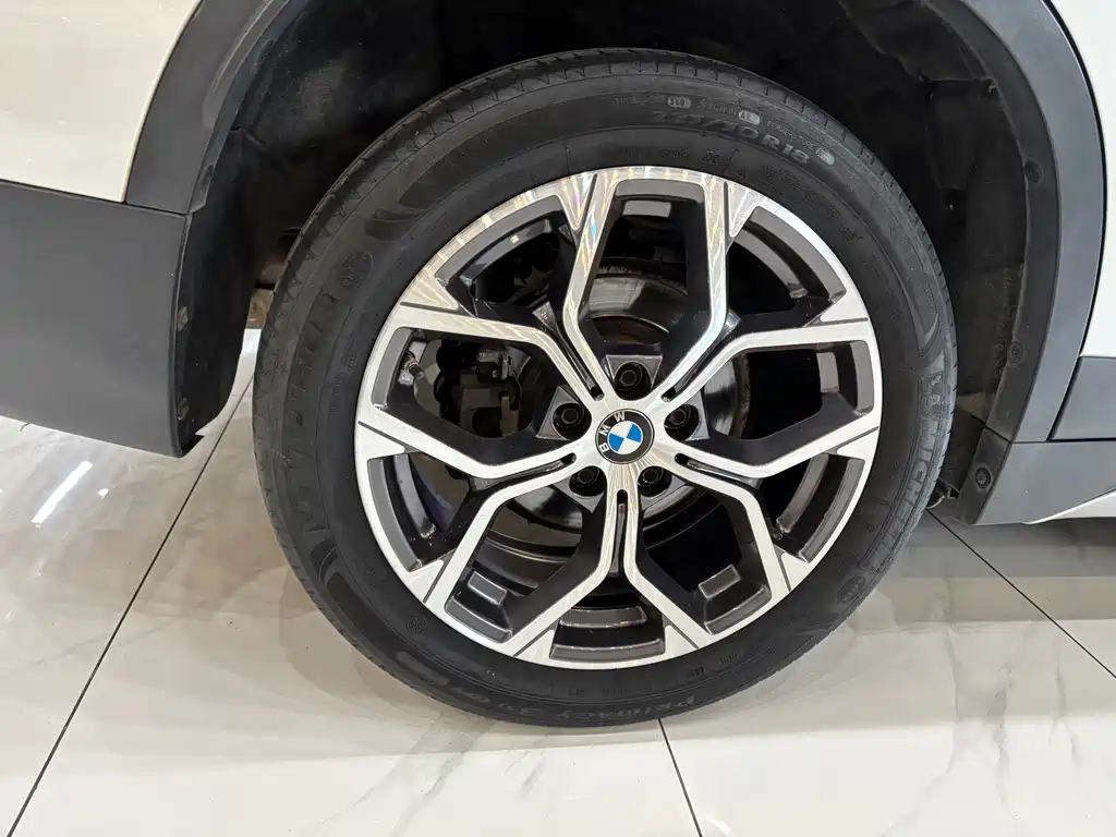 BMW X1 — фото 18