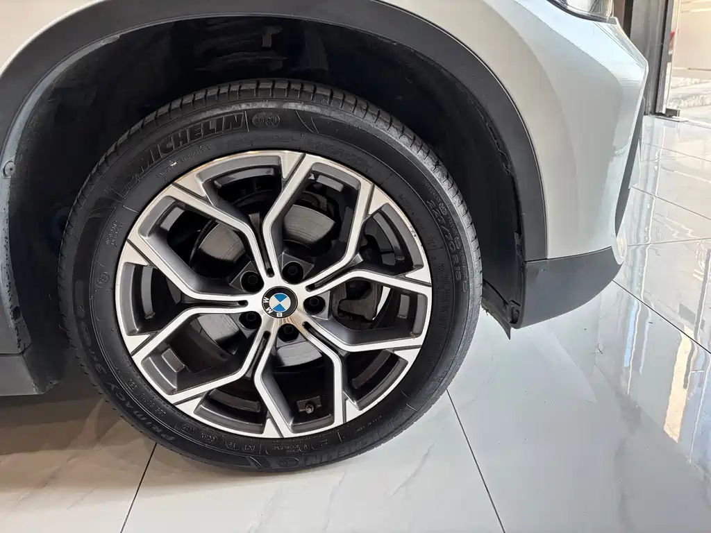 BMW X1 — фото 19