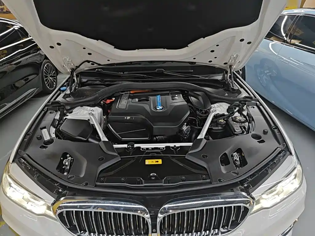 BMW 5 Series New Energy — фото 20