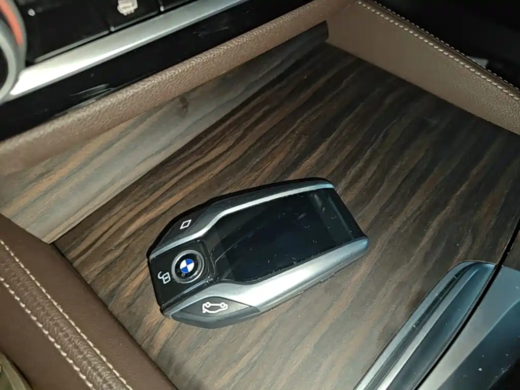 BMW 5 Series New Energy — фото 9