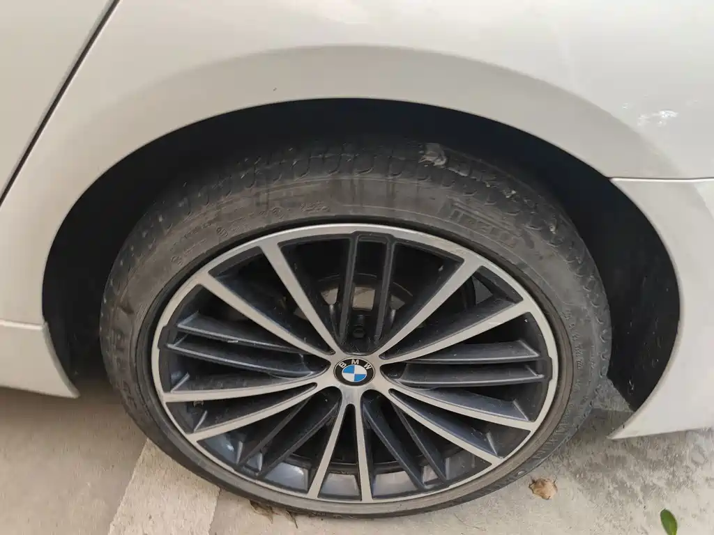 BMW 5 Series — фото 24