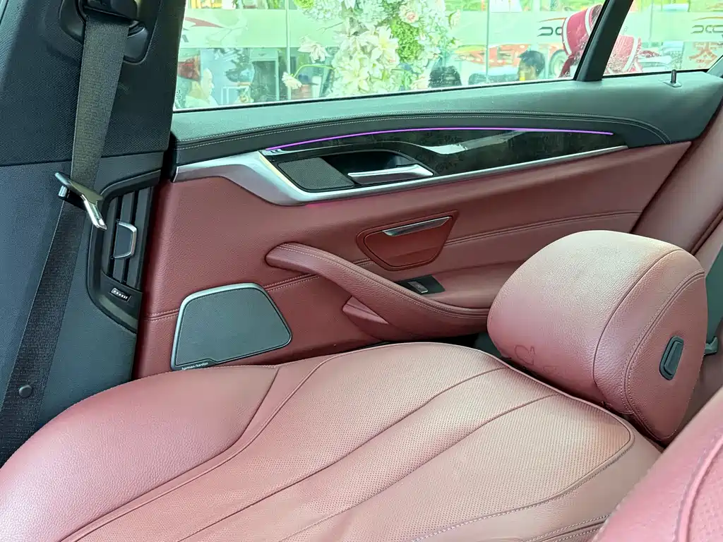 BMW 5 Series — фото 26