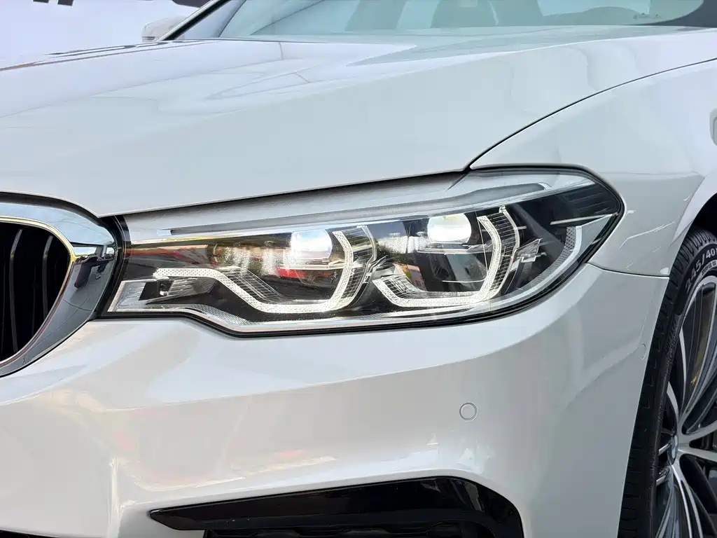 BMW 5 Series — фото 4