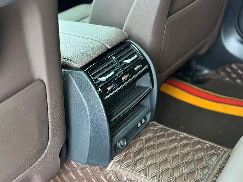 BMW 5 Series — фото 11