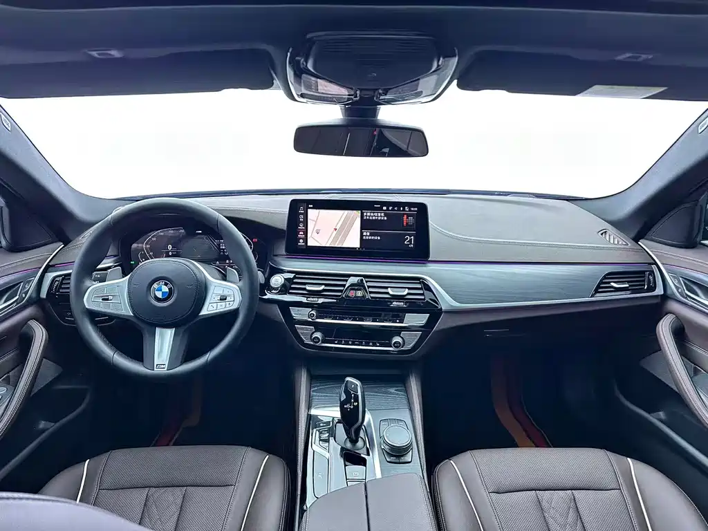 BMW 5 Series — фото 15