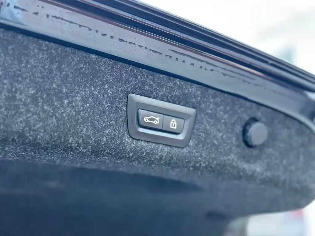 BMW 5 Series — фото 18