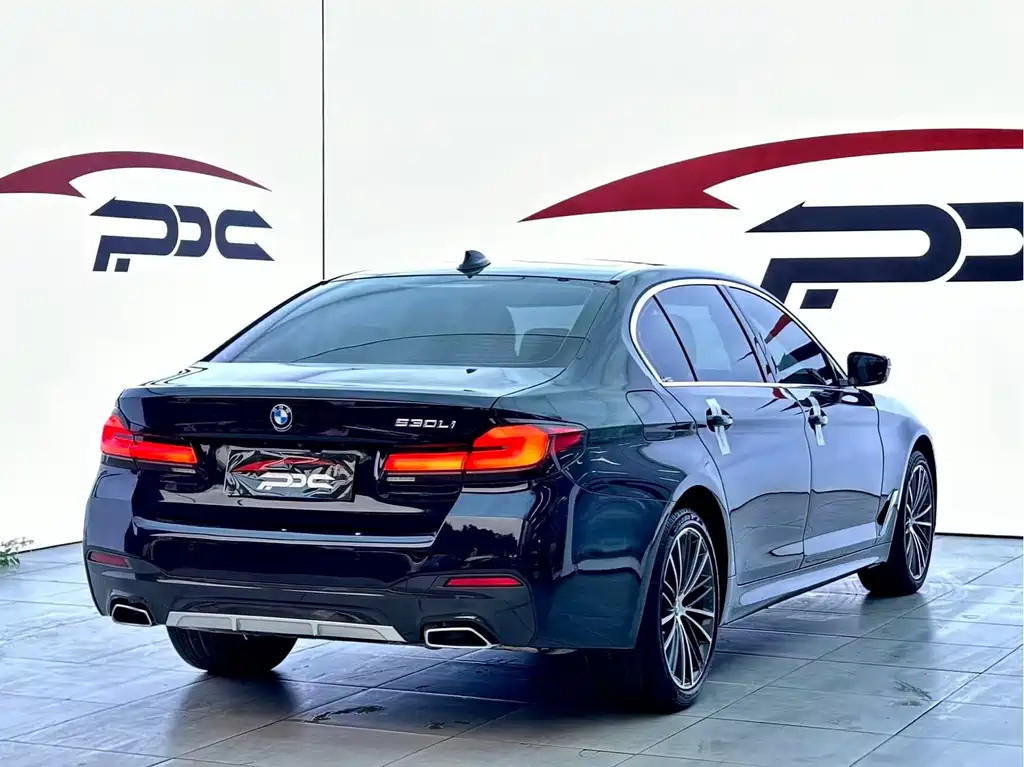 BMW 5 Series — фото 20