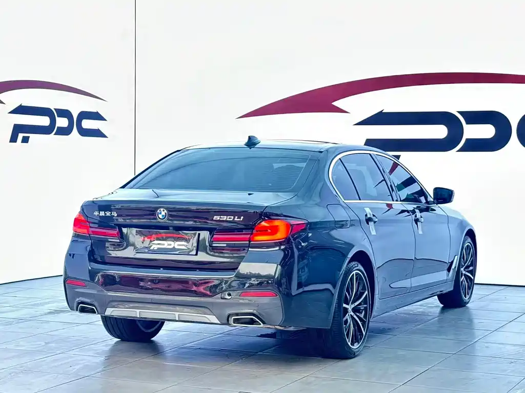 BMW 5 Series — фото 24