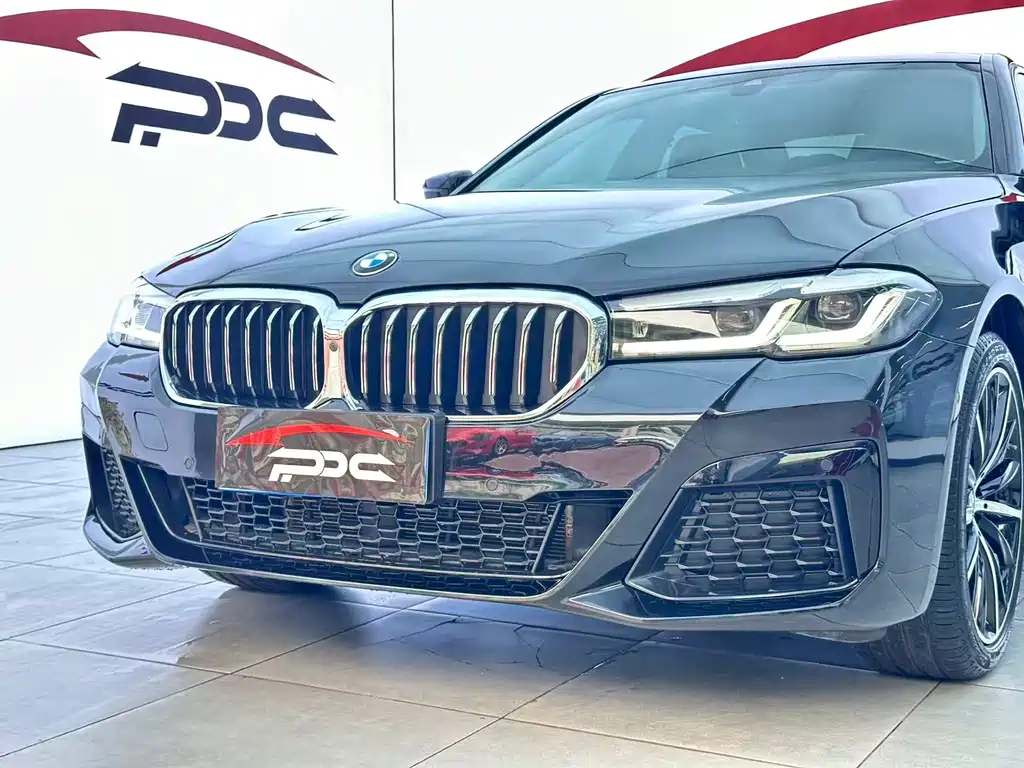BMW 5 Series — фото 4