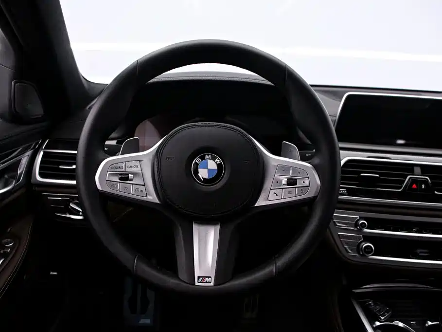 BMW 7 Series — фото 7