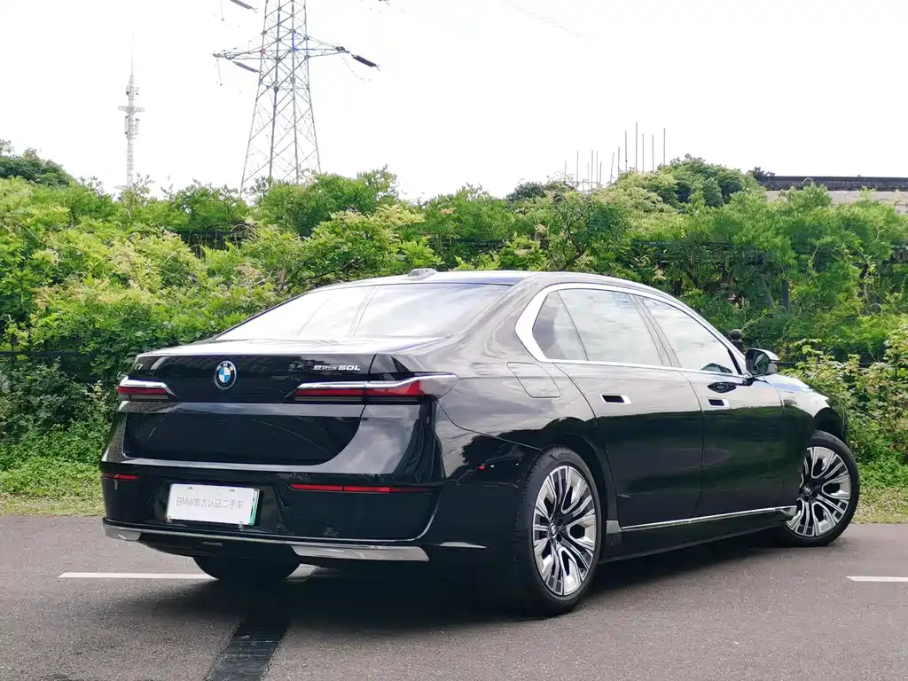 BMW i7 — фото 4