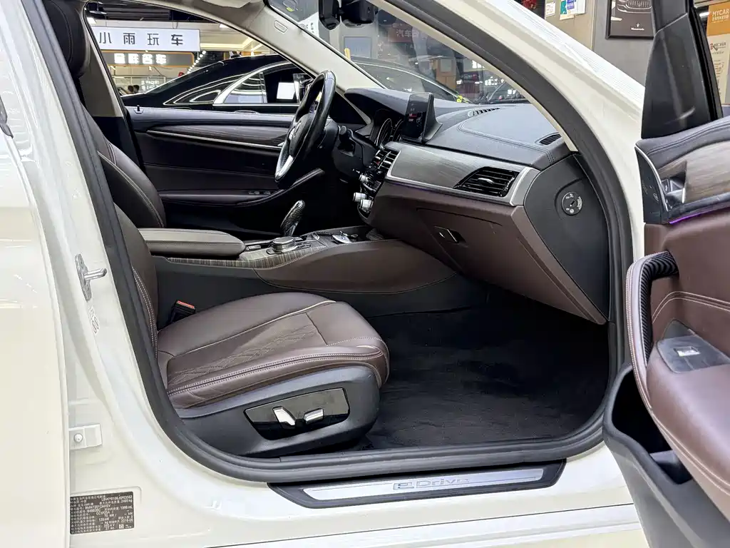 BMW 5 Series New Energy — фото 13