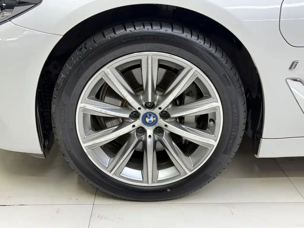 BMW 5 Series New Energy — фото 5