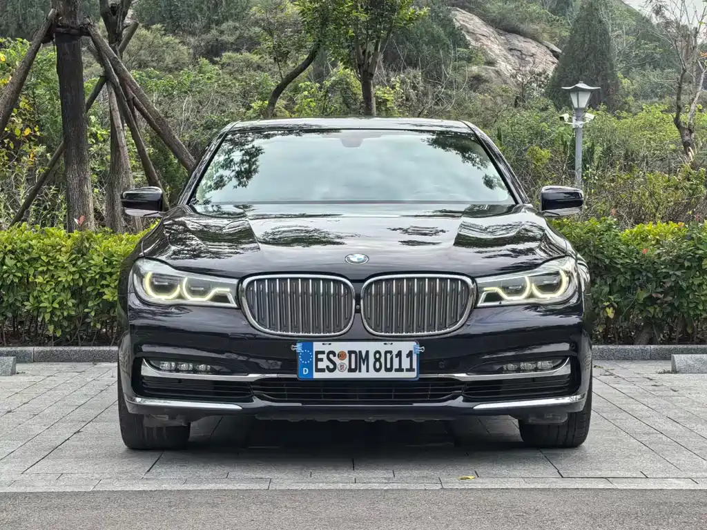BMW 7 Series — фото 3