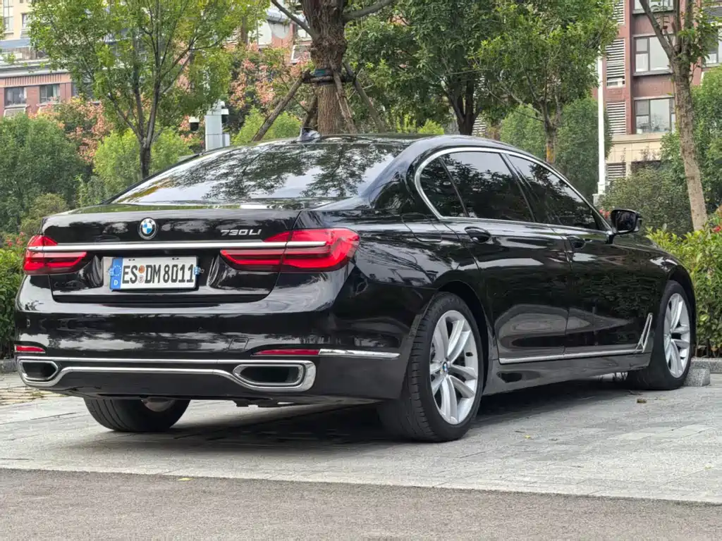 BMW 7 Series — фото 4