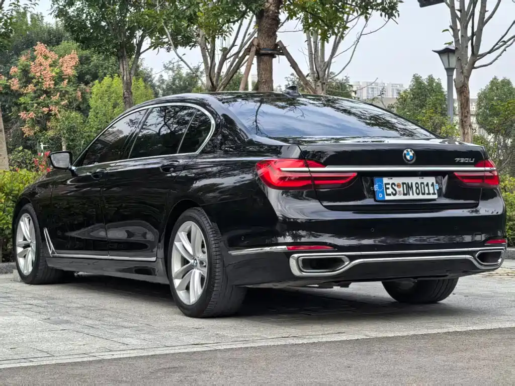 BMW 7 Series — фото 5