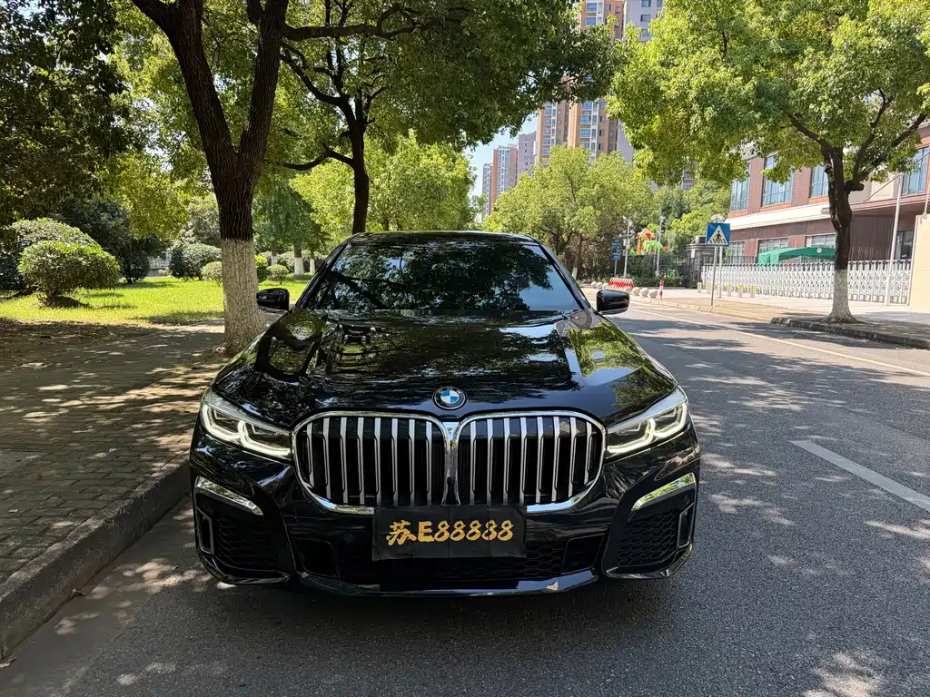 BMW 7 Series — фото 2