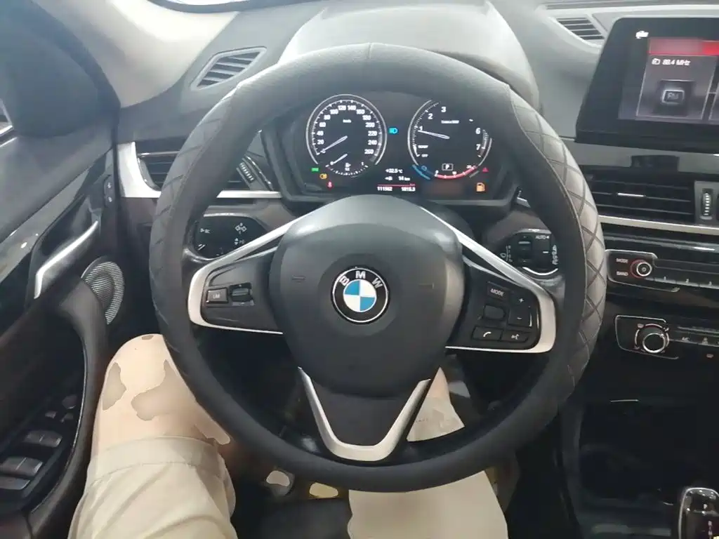 BMW X1 — фото 11