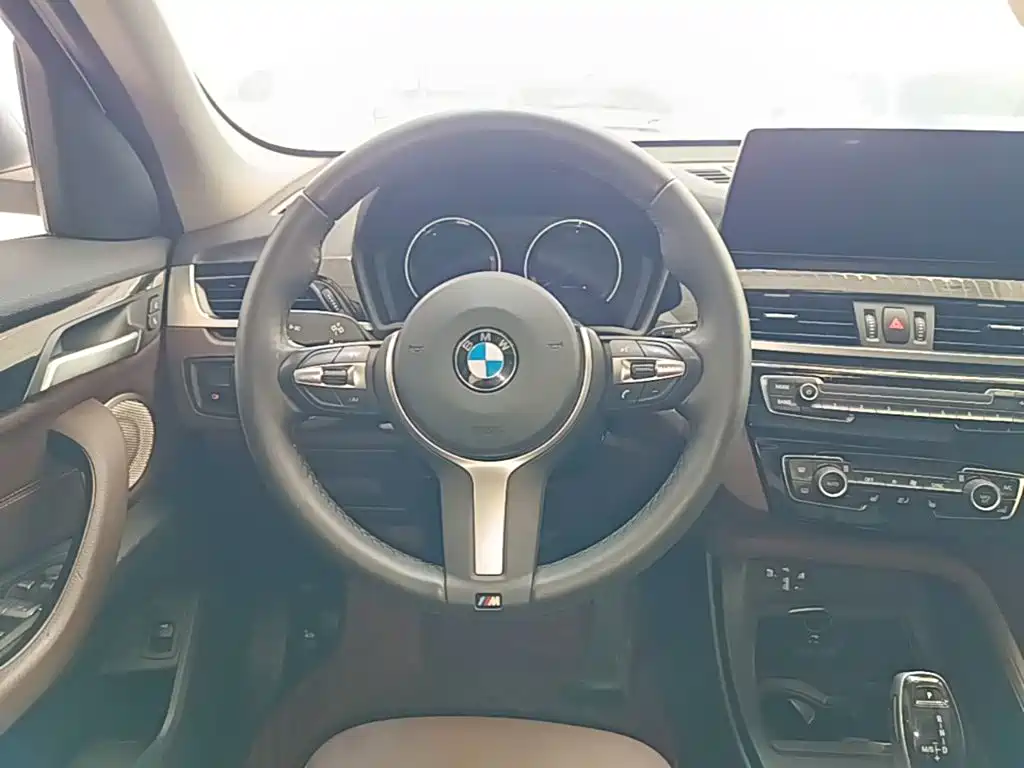 BMW X1 — фото 11