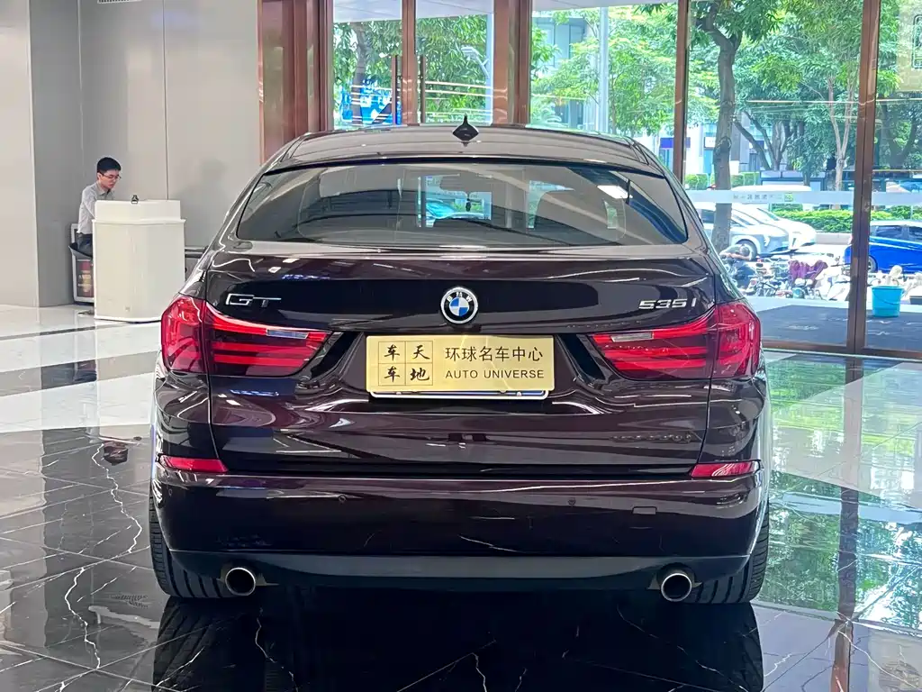 BMW 5 Series GT — фото 5