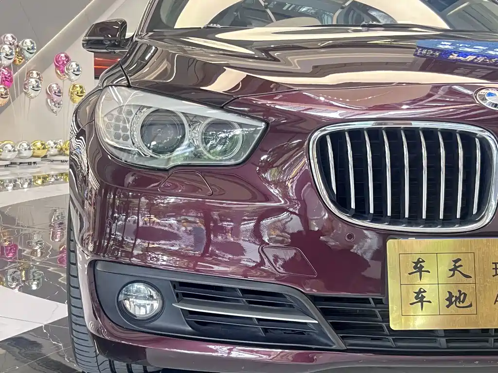 BMW 5 Series GT — фото 8
