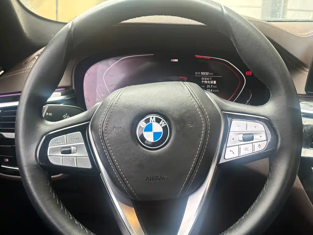 BMW 5 Series — фото 14