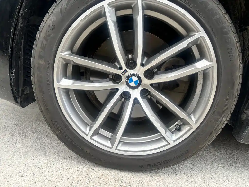 BMW 5 Series — фото 19