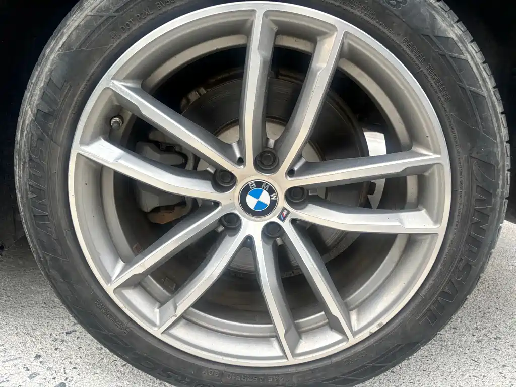BMW 5 Series — фото 20