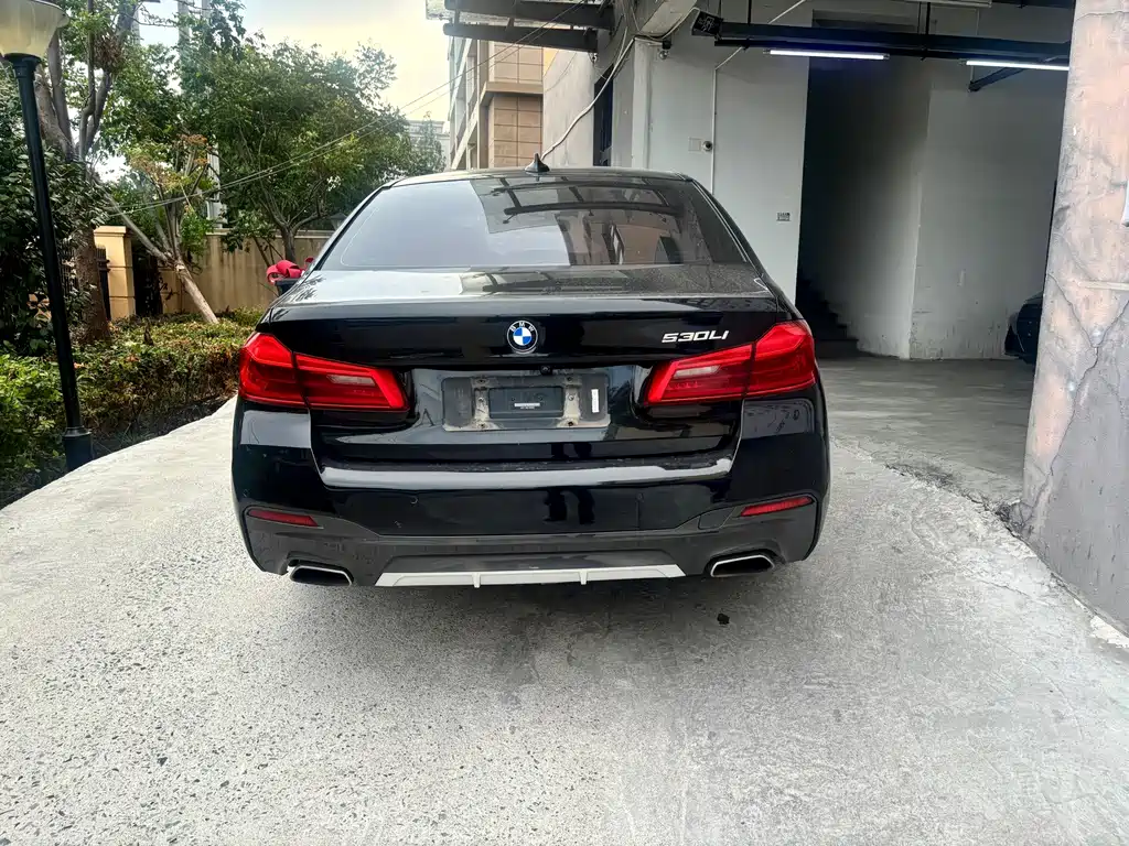 BMW 5 Series — фото 5
