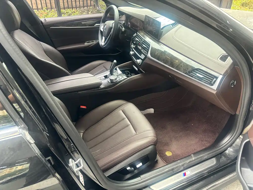 BMW 5 Series — фото 10