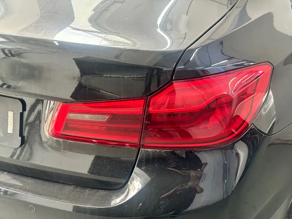 BMW 5 Series — фото 22
