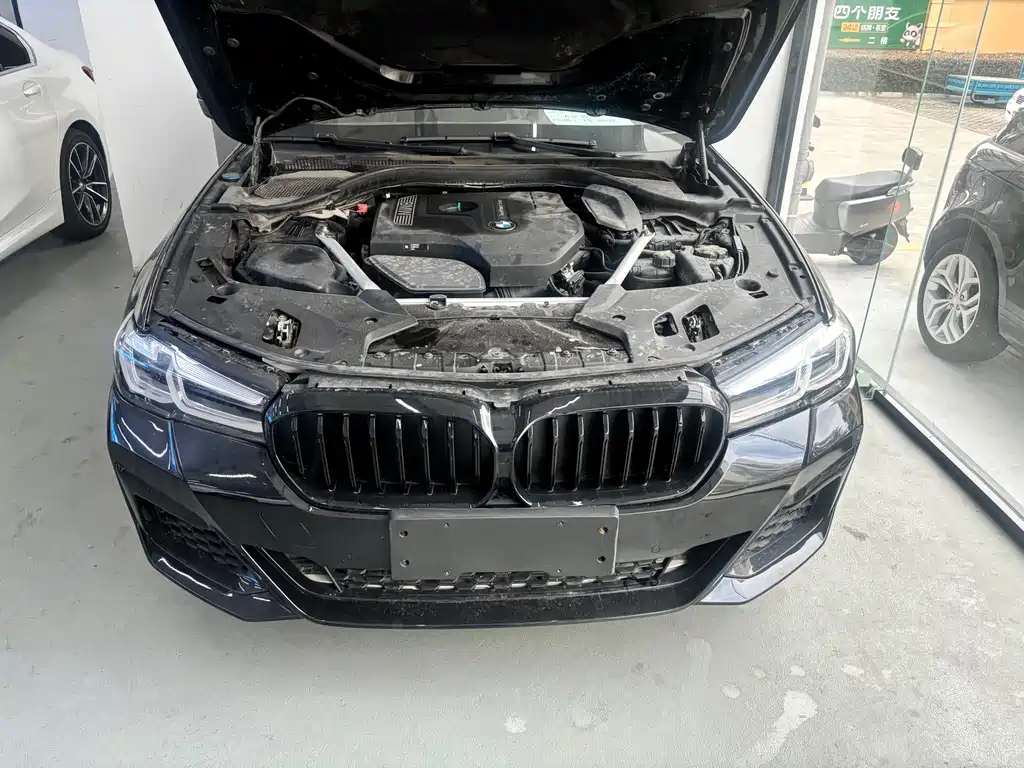 BMW 5 Series — фото 25